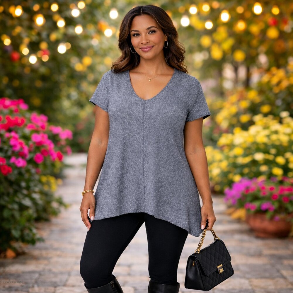 MODERN DRAPE ✦ CABLE & GAUGE HEATHER GRAY HANDKERCHIEF HEM TOP — SIZE L